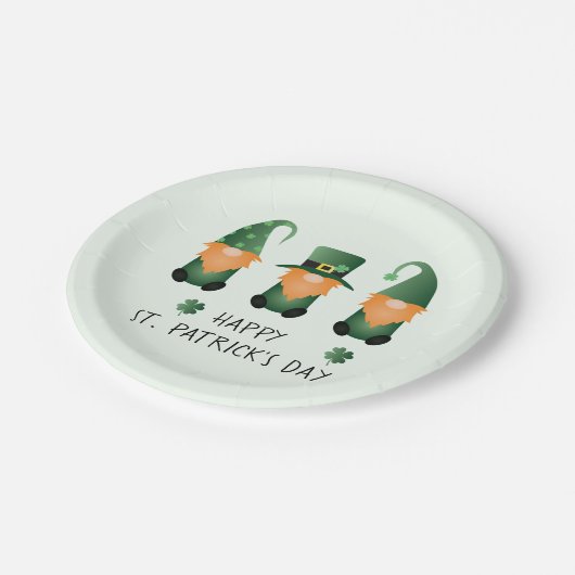 Happy St Patricks Day Gnomes Green Orange Pappteller (Schrägansicht)
