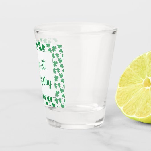 Happy St. Patricks Day Green Kleeblatt Muster Schnapsglas (Rechts)