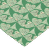 "Happy St. Patrick's Day" Kleeblatt Tischdecke (Schrägansicht)