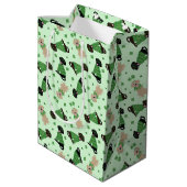 Happy St Patricks Day Labrador Retriever Hunde Mittlere Geschenktüte (Rückseite Schrägansicht)