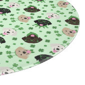 Happy St Patricks Day Labrador Retriever Hunde Schneidebrett (Ecke)