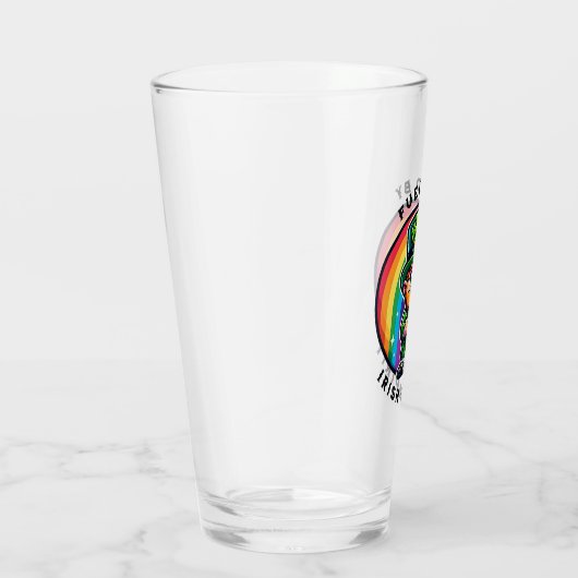 Happy St Patrick's Day Leprechaun mit grünem Bier Glas (Rechts)