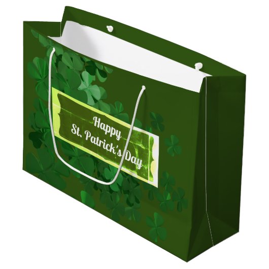 Happy St. Patrick's Day, personalisiert Große Geschenktüte (Vorderseite Schrägansicht)