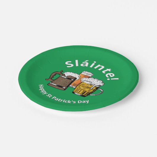 HAPPY ST PATRICK'S DAY Sláinte Beers Pappteller (Schrägansicht)