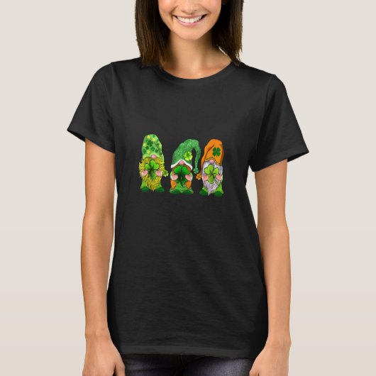 Happy St Patrick's Day Three Gnomes Kleeblatt T-Shirt (Vorderseite)