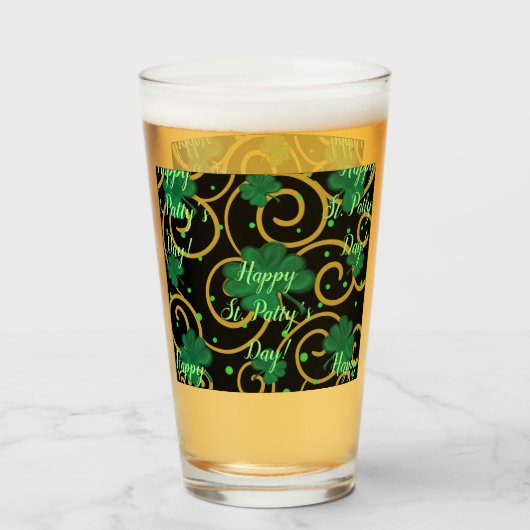 Happy St. Patty's Day Glas (Vorne (Gefüllt))