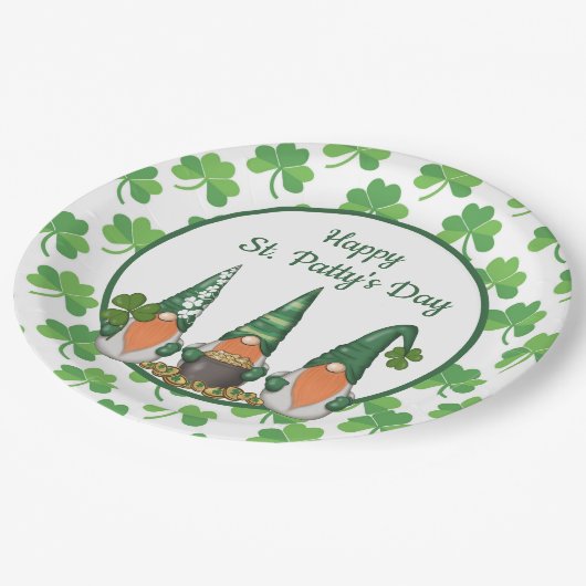 Happy St. Patty's Day Gnomes Pappteller (Schrägansicht)