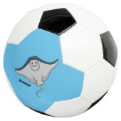 Happy stingray fish cartoon illustration fußball (Dreiviertel)