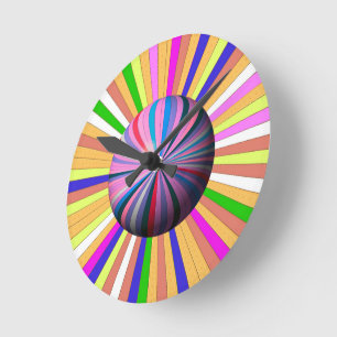 Happy Stripes with Center Sphere Runde Wanduhr