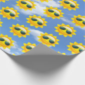 Happy Sun mit Sonnenbrille Wrapping Paper Geschenkpapier (Ecke)