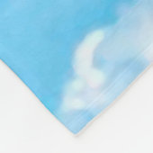 Happy Sunny Clouds Blauer Hintergrund Fleecedecke (Ecke)