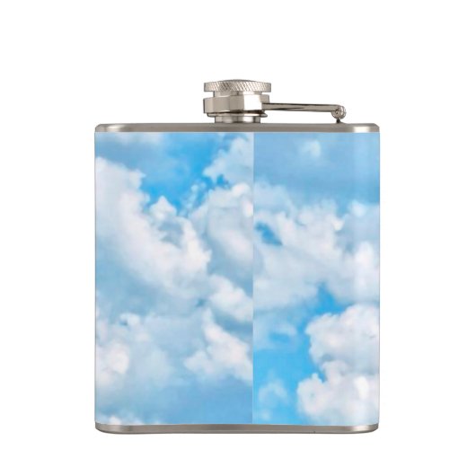 Happy Sunny Clouds Light Blue Sky Hintergrund Flachmann (Rückseite)