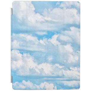 Happy Sunny Clouds Light Blue Sky Hintergrund iPad Hülle