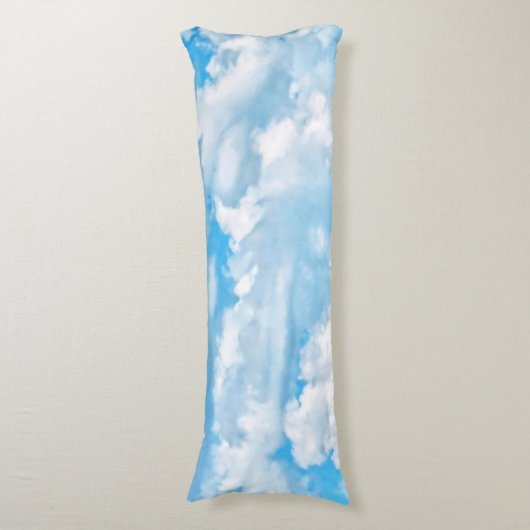 Happy Sunny Clouds überall in Print Background Seitenschläferkissen (Vorderseite Vertikal)