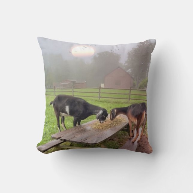 Happy Sunset Goats Throw Kissen (Vorderseite)