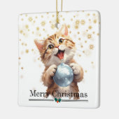 Happy Tabby Kitten with Christmas Tree Bulb Keramikornament (Links)
