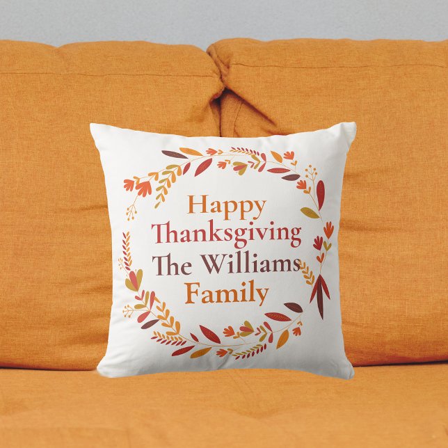 Happy Thanksgiving Familienname Custom Fall Wreath Kissen (Von Creator hochgeladen)