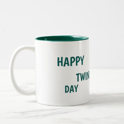 Happy Twins Day Zweifarbige Tasse (Links)