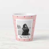Happy Valentine's Day | Rosa und rotes Herz | Gesc Milchtasse (Vorderseite)