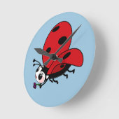 Happy Wings Ladybug Runde Wanduhr (Winkel)
