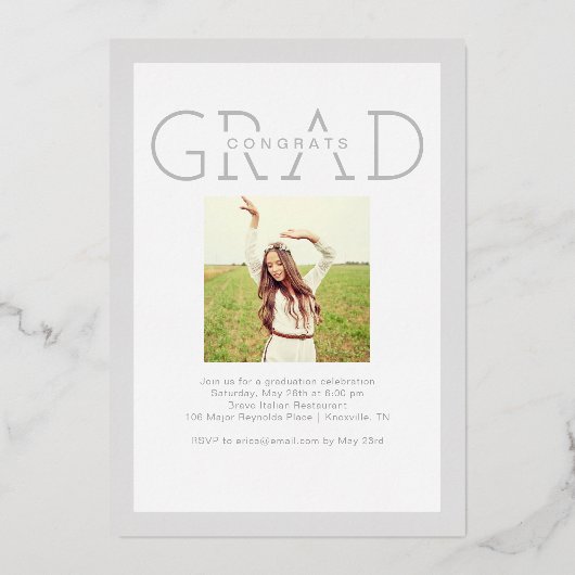 Happy Year Foil Abschluss kündigen Editierbare Far Folieneinladung (Rückseite)