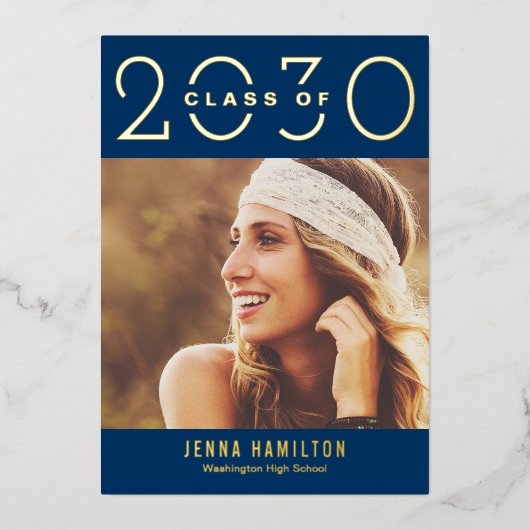 Happy Year Foil Abschluss kündigen Editierbare Far Folieneinladung (Vorderseite)