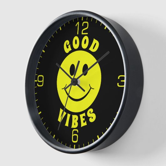 Happy Yellow Face Good Vibes Black Uhr (Winkel)