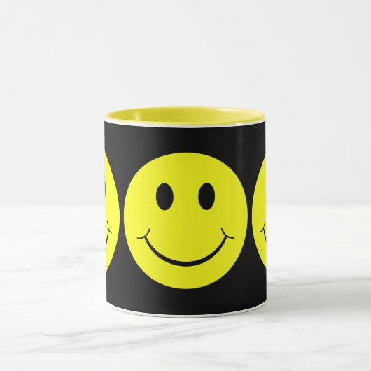 Happy Yellow Faces Black Tasse (Zentrum)