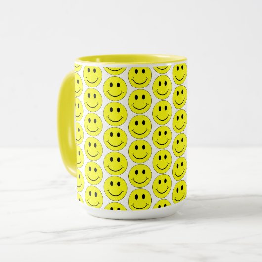 Happy Yellow Faces Pattern Große Tasse (Vorderseite Links)