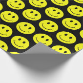 Happy Yellow Faces Pattern Schwarz Geschenkpapier (Ecke)