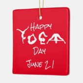 Happy Yoga Day Ornament mit Namen (Links)