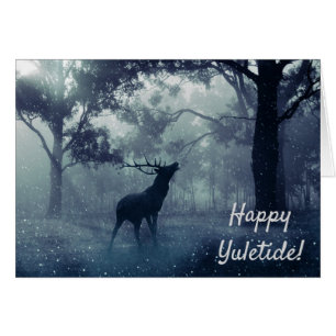 Happy Yuletide Winter Stag in einem Wald