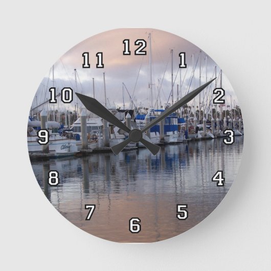 Harbor at San Pedro Wall Clock Runde Wanduhr (Vorderseite)