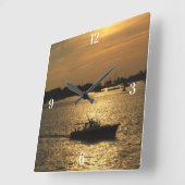 Harbour Boat Scene Spate Abend Sun Behind Clouds Quadratische Wanduhr (Winkel)