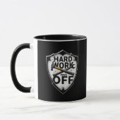 Hard Work Pays Off Shield Worker Design Tasse (Links)