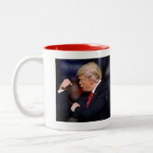 Hardcore Maga 2024 Zweifarbige Tasse (Links)