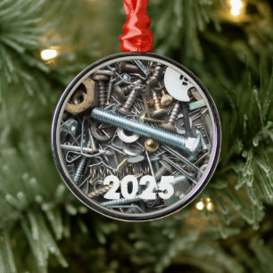 Hardwareschreiber, Nägel, Nuts, Schrauben und viel Ornament Aus Metall