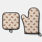 Hare And Carrots Rustic Easter Pattern Beige Ofenhandschuh & Topflappen-Set (Vorderseite)