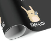 Hare-llo There Funny Hare Rabbit Pun Dark BG Geschenkpapier (Rolleneckpunkt)