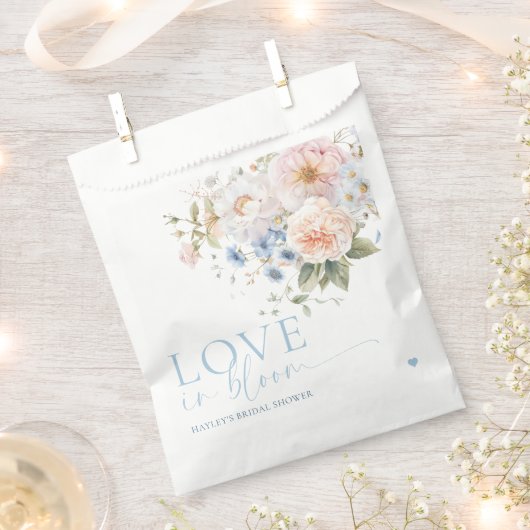 Hargrove Blue Floral Liebe in Bloom Brautparty Geschenktütchen (Ausgeschnitten)