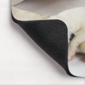 Harlequin Great Dane Welpe schlafen auf Mutter Mousepad (Ecke)