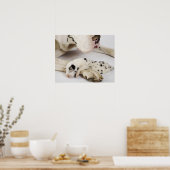 Harlequin Great Dane Welpe schlafend auf Mutter Poster (Küche)