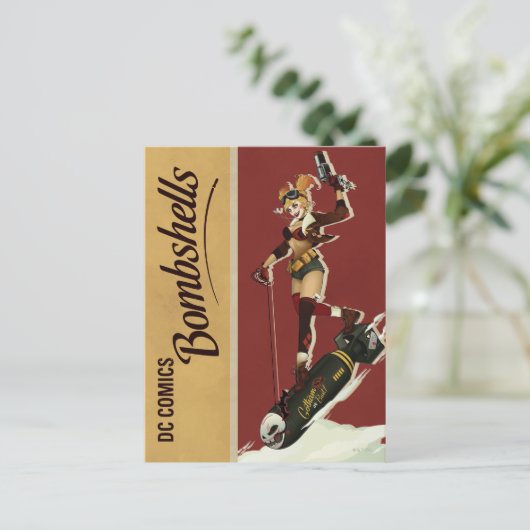 Harley Quinn Bombshells Pinup Postkarte (Stehend Vorderseite)