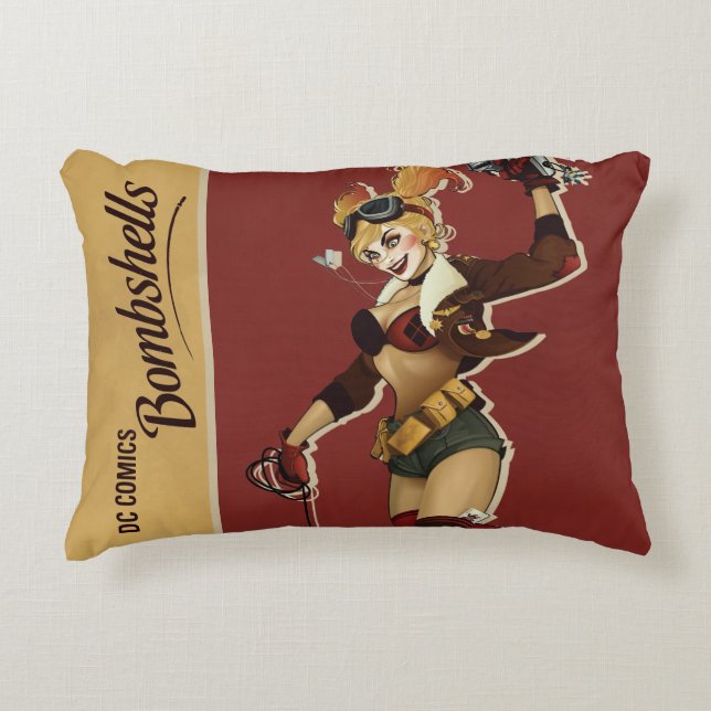 Harley Quinn Bombshells Pinup Zierkissen (Vorderseite)
