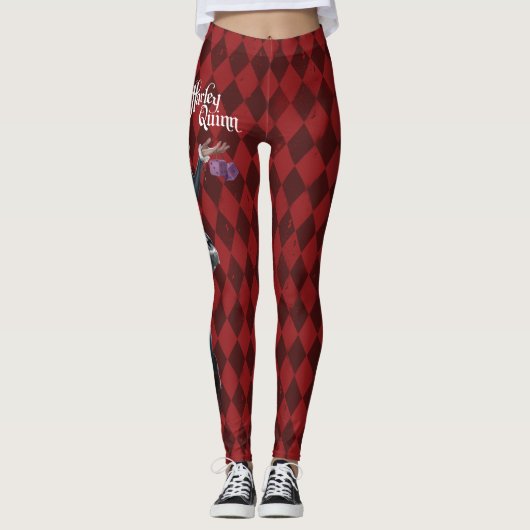 Harley Quinn mit Fuzzy Dice Leggings (Vorderseite)