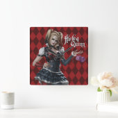 Harley Quinn mit Fuzzy Dice Quadratische Wanduhr (Zuhause)