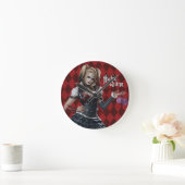 Harley Quinn mit Fuzzy Dice Runde Wanduhr (Zuhause)