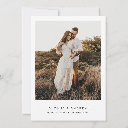 HARLOW Modernes Minimalistisches Foto Save the Dat Einladung (Rückseite)