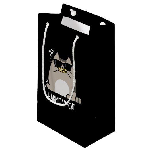 Harmoni-cat Funny Harmonica Cat Pun Dark BG Kleine Geschenktüte (Vorderseite Schrägansicht)