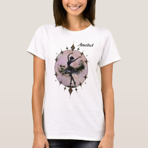 Harmonie der Bewegung Die Ballerina im Sternenlich T-Shirt